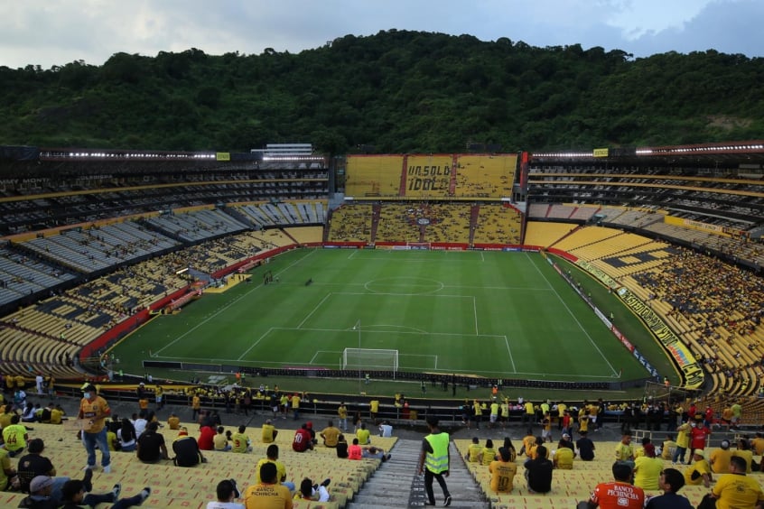 Estádio do Barcelona de Guayaquil, uma das principais equipes do futebol equatoriano. A praça esportiva, de arquibancadas predominantemente amareladas, foi palco do última final da Copa. Agora, clubes aguardam sorteio da Libertadores 2023. 