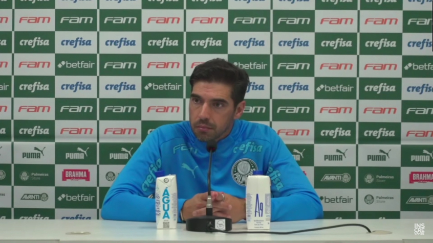 Mauro Beting critica Abel Ferreira por 'patada gratuita' em jornalista durante coletiva do Palmeiras