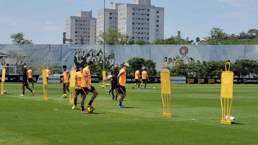 Treino do Corinthians: Vítor Pereira faz atividade com elenco completo de olho na final