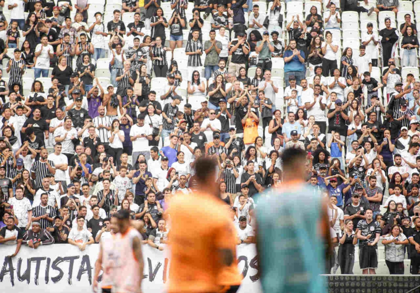 OPINIÃO: torcida do Corinthians é quem mais merece o título da Copa do Brasil