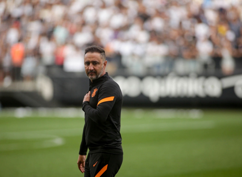 Novela Vítor Pereira: o que se sabe sobre a permanência ou não do técnico no Corinthians