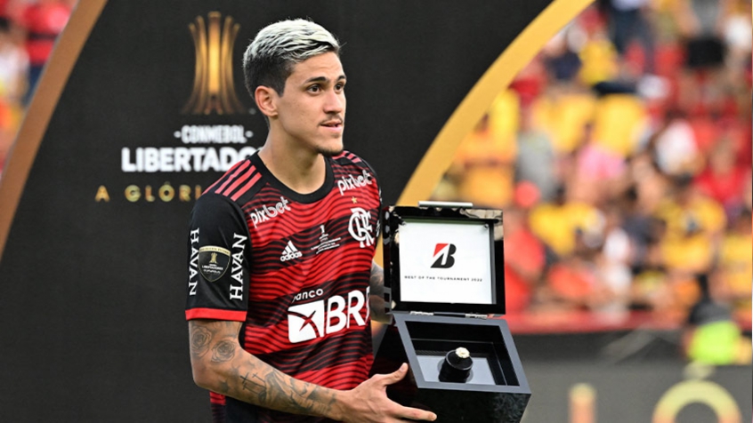 Pedro faz carta aberta à torcida e se declara após título da Libertadores: Maior certeza da minha vida