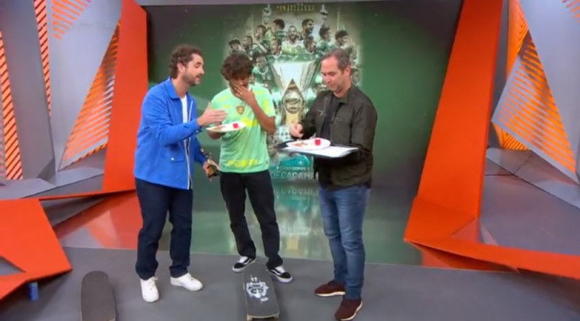 Scarpa, do Palmeiras, é desafiado a comer arroz e feijão com Danoninho por Caio Ribeiro