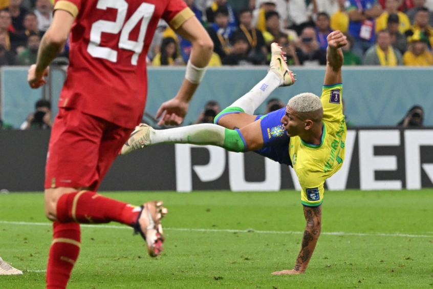 Sele&Atilde;&sect;&Atilde;&pound;o Brasileira: Bebeto 'aben&Atilde;&sect;oa' Richarlison ap&Atilde;&sup3;s gola&Atilde;&sect;o de voleio |  LANCE!