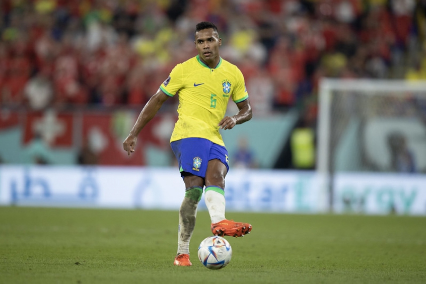 Alex Sandro se torna mais um desfalque da Seleção Brasileira na Copa do  Mundo | LANCE!