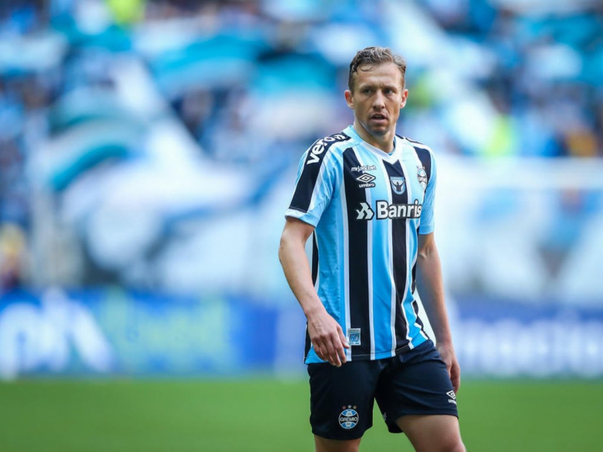 Lucas Leiva, do Grêmio, terá caso avaliado por médico que fez cirurgia em Renato Portaluppi | LANCE! Lucas Leiva, do Grêmio, terá caso avaliado por médico que fez cirurgia em Renato Portaluppi | LANCE!