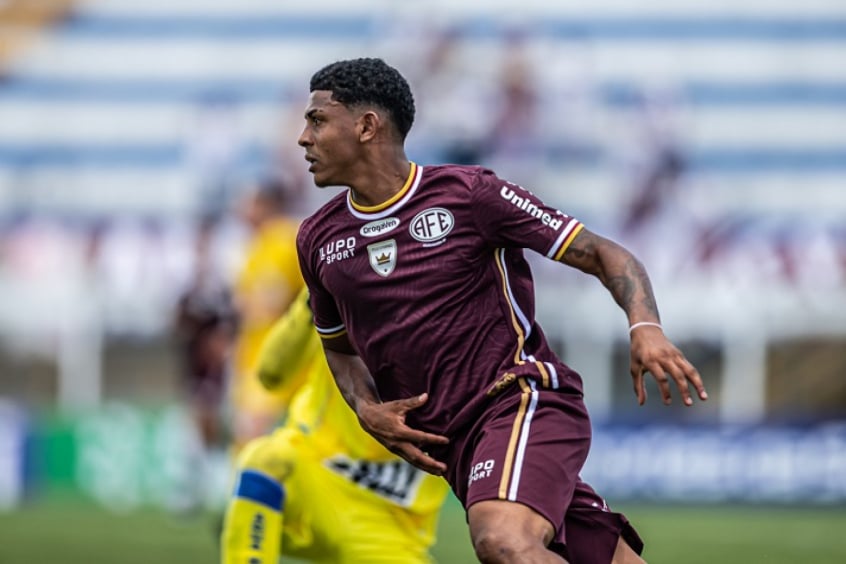 Fluminense estuda venda de joia.