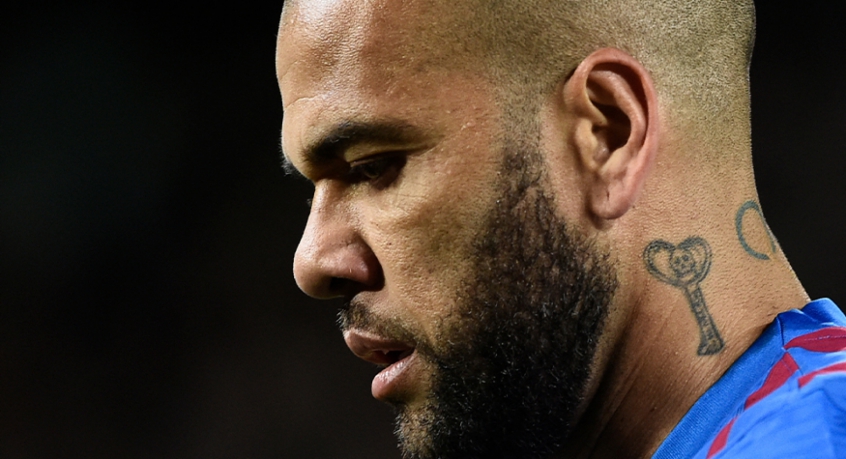 Daniel Alves nega acusação de agressão sexual; advogado embarca para Barcelona ainda nesta sexta | LANCE!