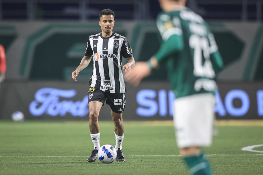 Palmeiras quer mais um reforço para 