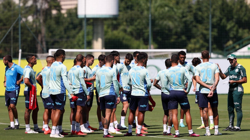 Maratona de jogos em abril deve abrir espaços no elenco do Palmeiras