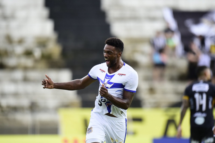 Mezenga se inspira em conquista pelo Flamengo para surpreender no Paulistão com o Água Santa
