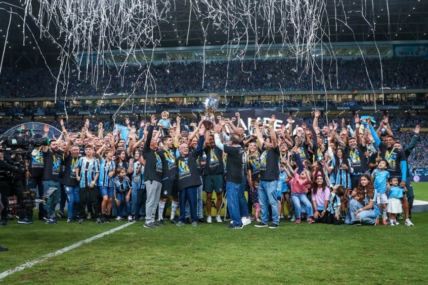 Suárez marca de pênalti, Grêmio vence o Caxias e conquista o hexacampeonato  do Gauchão | LANCE!