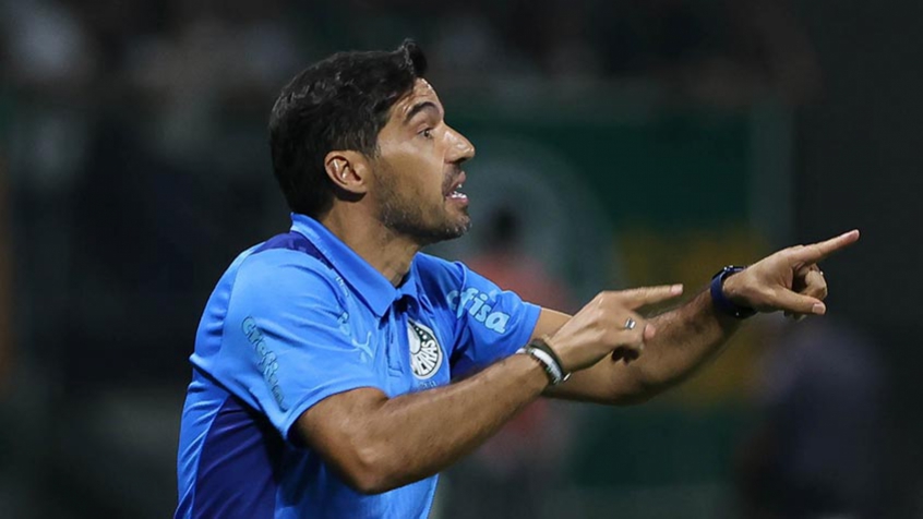 Abel Ferreira nega interesse do Palmeiras em jogador do São Paulo: 'Não vai pular o muro'