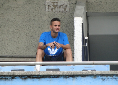 Luan usa cartilha de cuidados do Grêmio nas férias para tratar lesão
