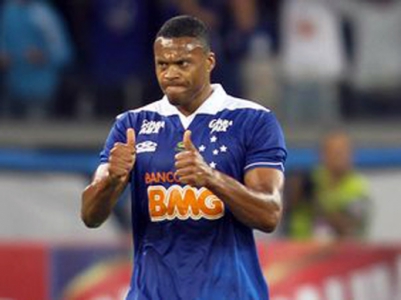 Saídas de jogadores reduzem em R$ 2,5 mi a folha salarial do Cruzeiro
