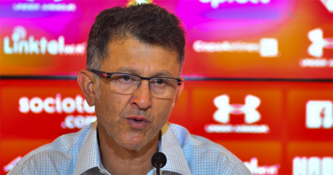 Entrevista coletiva do Juan Carlos Osorio (Foto: Maurício Rummens/Fotoarena/Lancepress!)