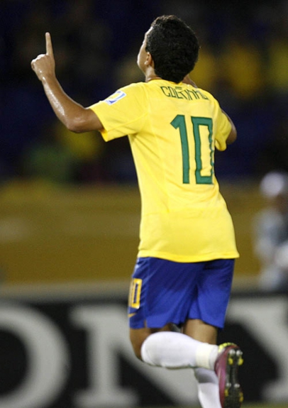01/08/2011 - Brasil x Áustria no Mundial Sub-20 - Gol de Philippe Coutinho (Foto: David Fernández/EFE)