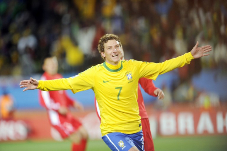 Elano disputou a Copa do Mundo de 2010 e foi um dos melhores do Brasil no torneio