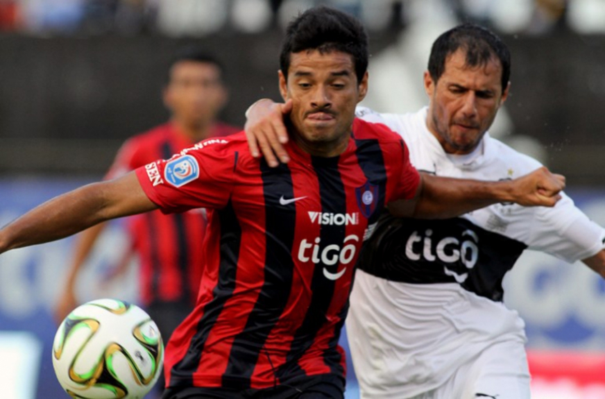 O Coritiba trouxe o lateral paraguaio Cesar Benitez do Cerro Porteño
