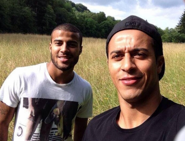 Thiago Alcantara e Rafinha - Filhos de Mazinho
