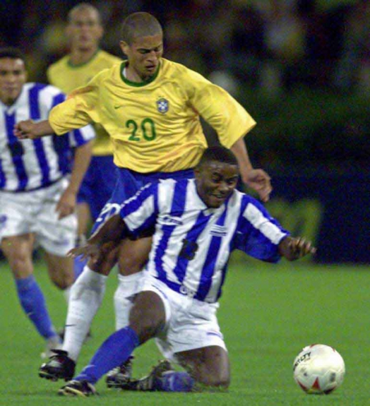 Alex disputou a Copa América de 2001, quando o Brasil caiu para Honduras