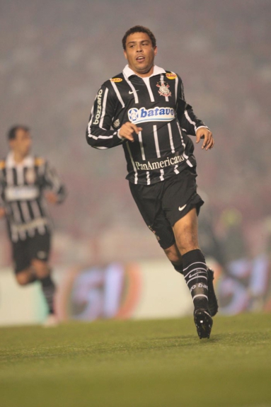 2009 - O Corinthians de Ronaldo Fenômeno bateu o Inter na decisão