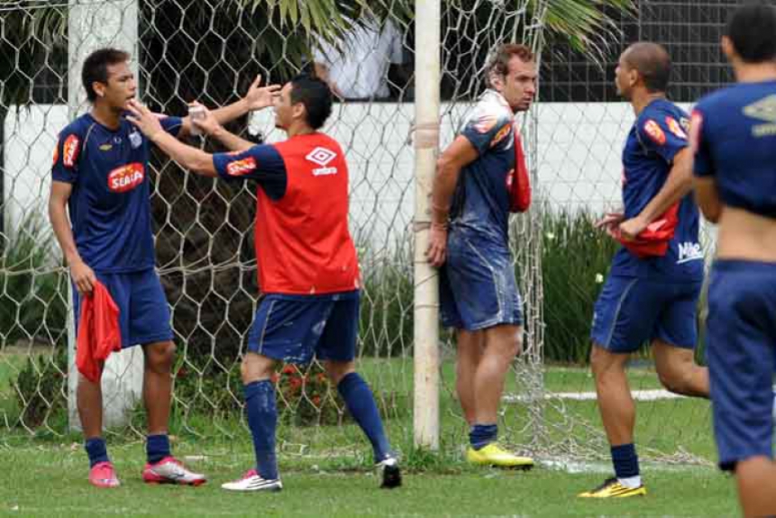 Neymar e Marcel (Santos) - 2010