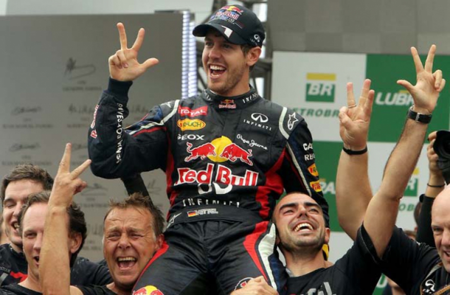 O título voltou a ser decidido no Brasil em 2012, quando Sebastian Vettel foi tri chegando em sexto. Button ganhou a prova