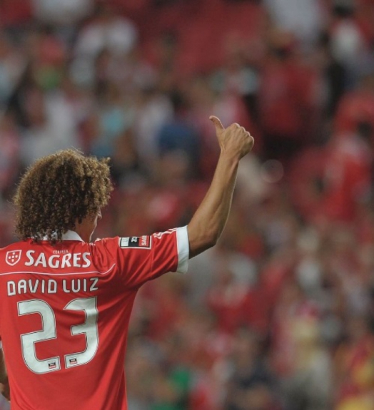 David Luiz durante jogo do Benfica (Foto: Reprodução / Instagram)