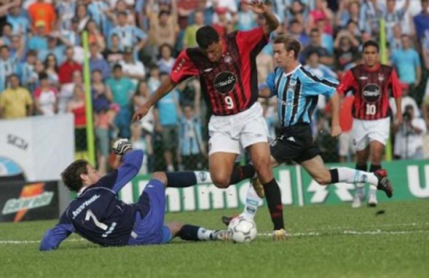Grêmio 3x3 Atlético-PR - 28/11/2004