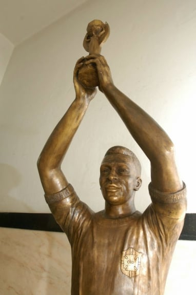 Pelé - Estátua na Fonte Nova