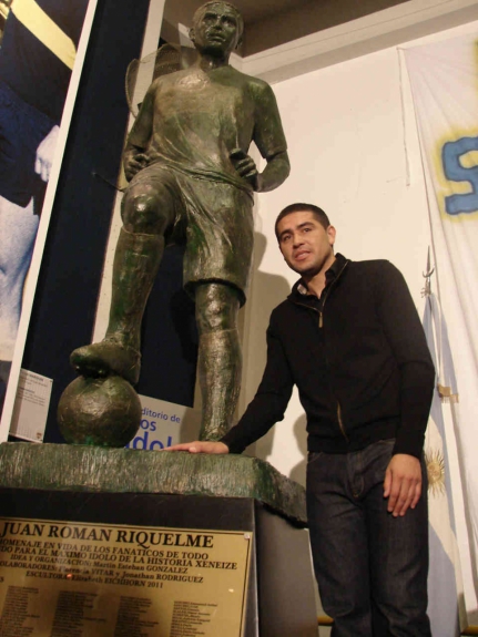 Riquelme - Estátua na Bombonera