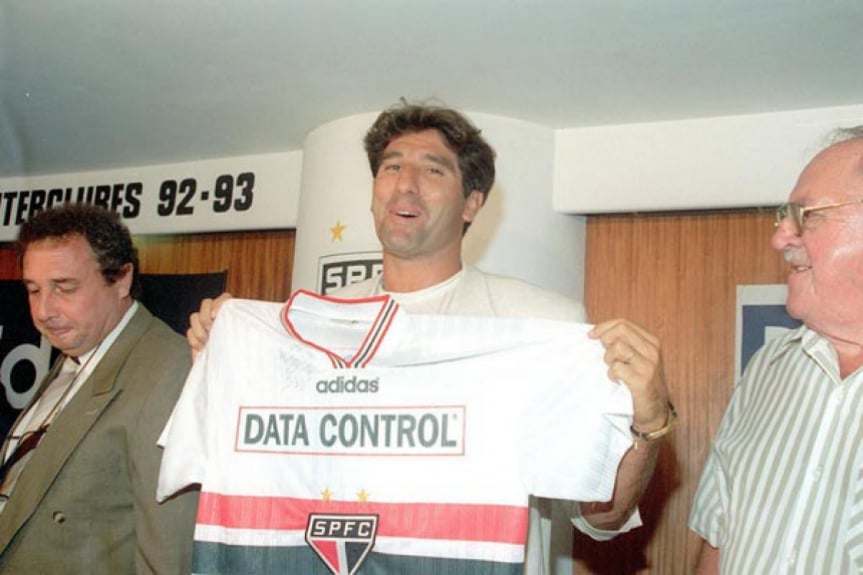 Em 1997, Renato Gaúcho foi apresentado pelo São Paulo mas nunca assinou contrato