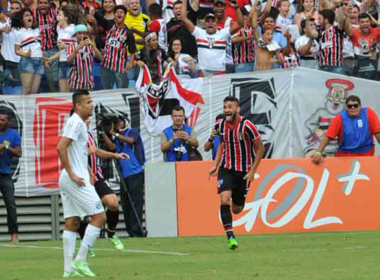 23/11/2014 – Santos 0 x 1 São Paulo – Campeonato Brasileiro – Arena Pantanal