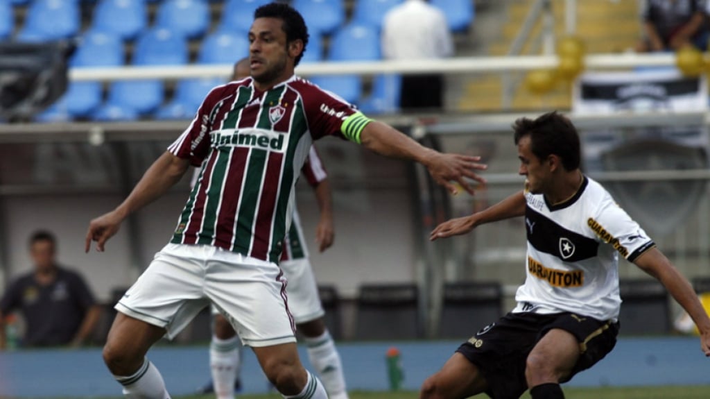 2012 - FLUMINENSE 4 X 1 BOTAFOGO: Com direito a um gol de bicicleta de Fred, o Fluminense atropelou o Botafogo no primeiro jogo da final do Carioca