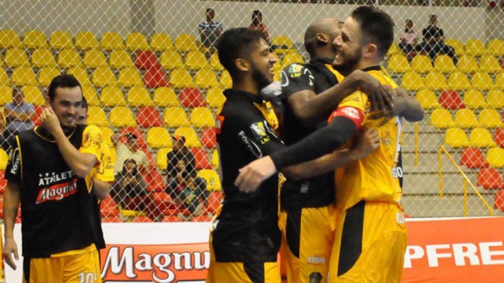 Falcão e Rodrigo marcam duas vezes e Magnus Futsal goleia na estreia da temporada