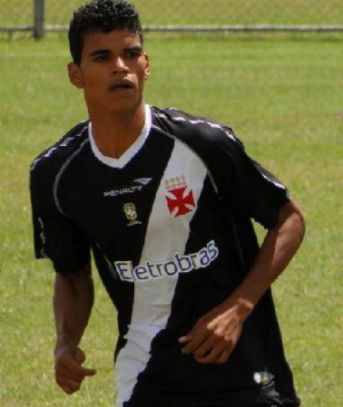 Danilo foi vendido para o Braga (POR) em 2013, por R$ 8 milhões. Atualmente defende o Standard de Liège (ALE) por empréstimo do clube português