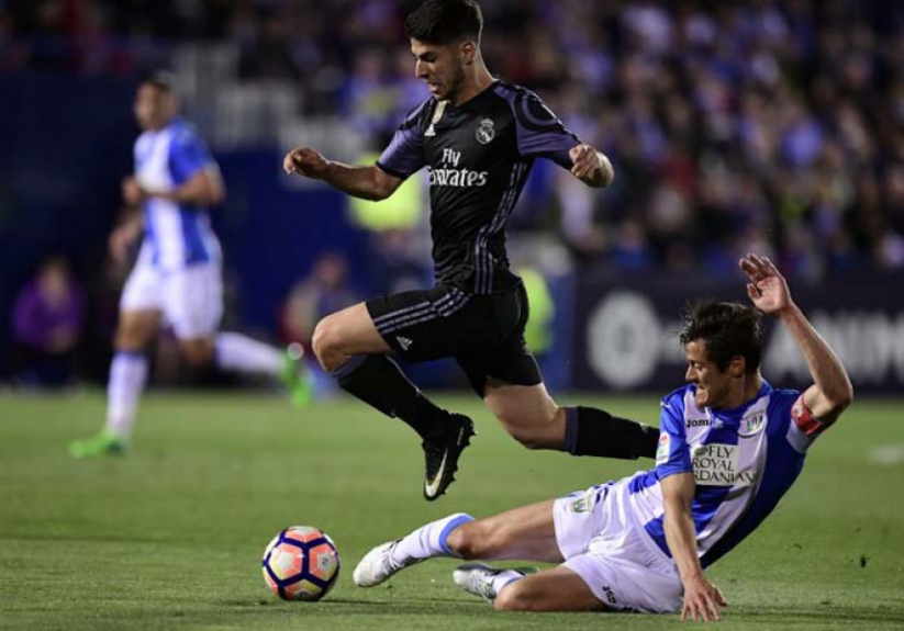 Mas não deu para parar Marco Asensio, por exemplo, no lance que gerou o primeiro gol do Real Madrid