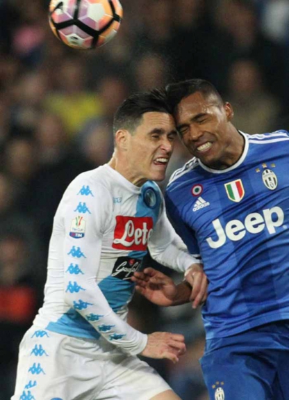 Cabeça com cabeça. Juvenus x Napoli valia vaga na final da Copa da Itália