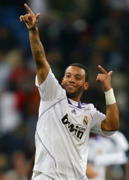 Em 2008 já era tratado como titular e seu contrato foi prorrogado por cinco temporadas. Naquele momento atuava como ala