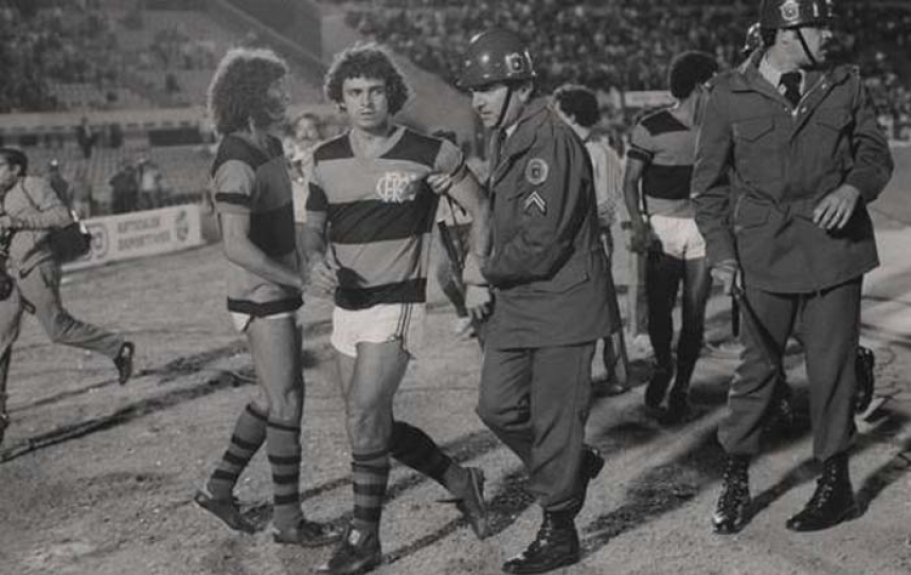 Flamengo x Cobreloa - 1981 (em Montevidéu) (Libertadores)