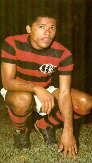 Dadá Maravilha - com camisa do Flamengo