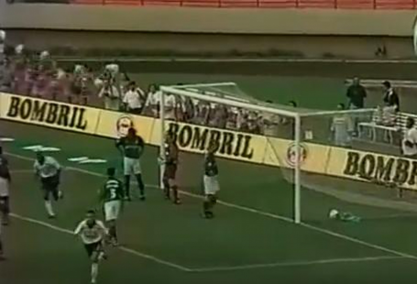 Gol contra de Oséas - Palmeiras x Corinthians - Paulista de 1998 (Reprodução)