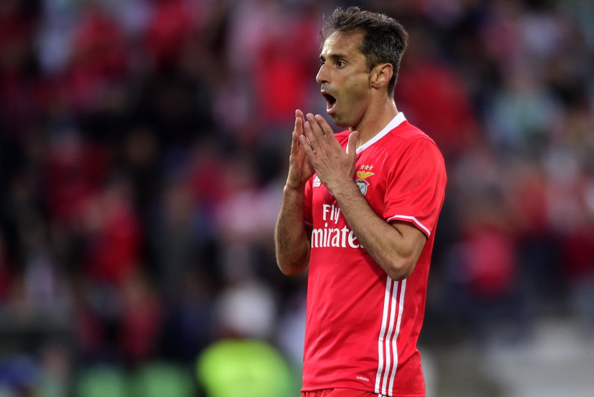 O segundo melhor brasileiro na corrida pela artilharia do Português é Jonas, do Benfica, com 13 gols