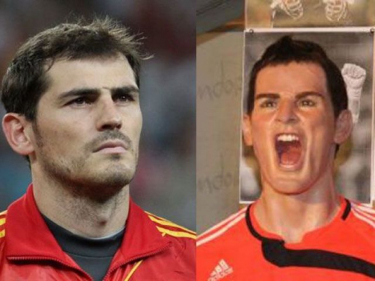 13 - Iker Casillas