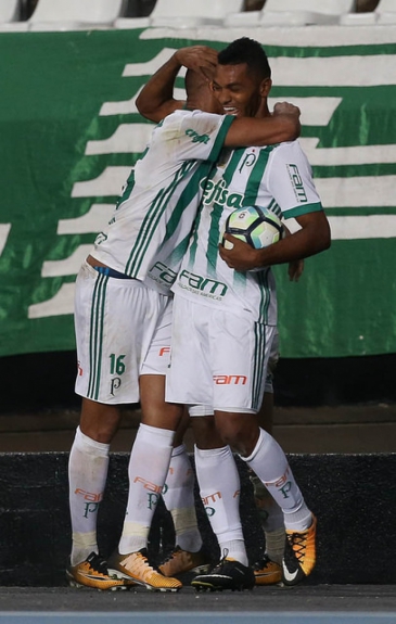 Deyverson decide na vitória do Palmeiras