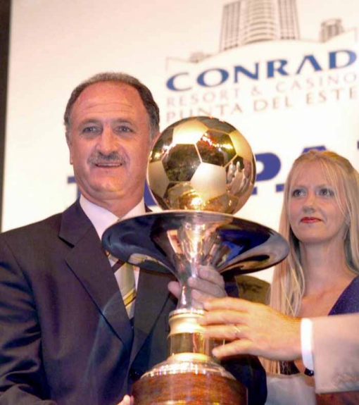 O ano de 1995 voltou a ser de um brasileiro. Luiz Felipe Scolari foi o vencedor pela conquista da Copa Libertadores pelo Grêmio