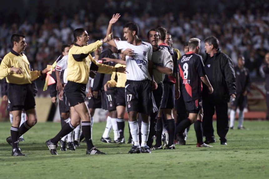 Corinthians - Libertadores-2003: caiu nas oitavas para o River Plate (ARG)