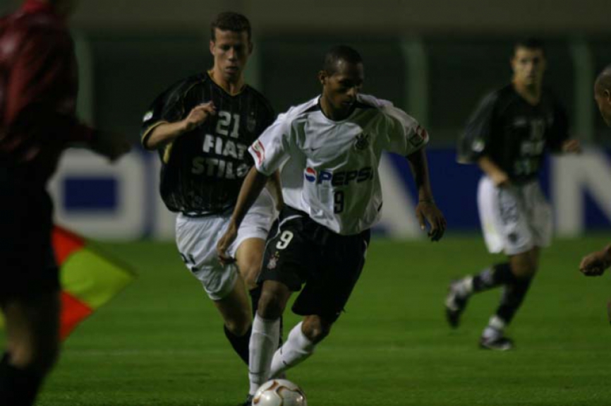Corinthians - Copa Sul-Americana-03: caiu na preliminar com Atlético-MG e Fluminense