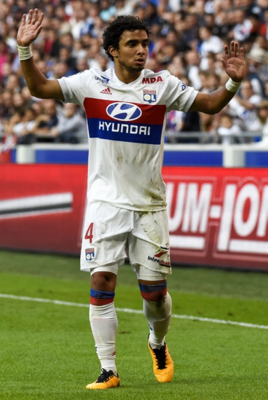 O lateral-direito Rafael, ex-Manchester United, é o principal homem da defesa do Lyon. Rafael foi titular no empate do time francÊS em 1 a 1 com o Apollon, pelo Grupo E